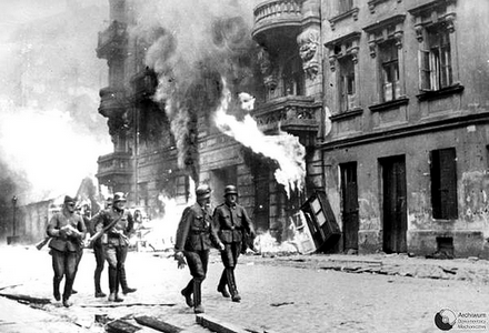 Soldats allemands dans le ghetto de Varsovie